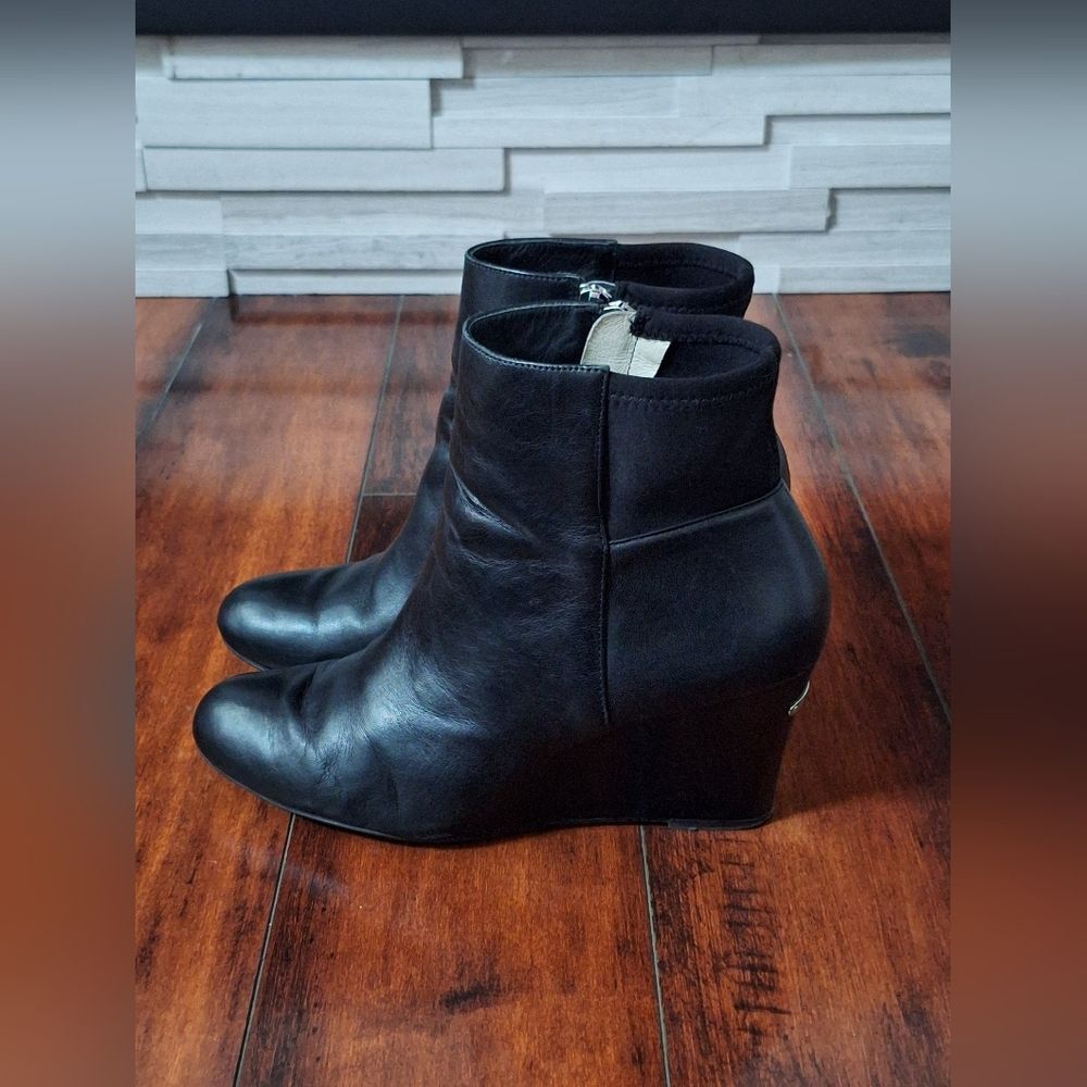 Black Michael Kors Leather Ankle Booties Size 9